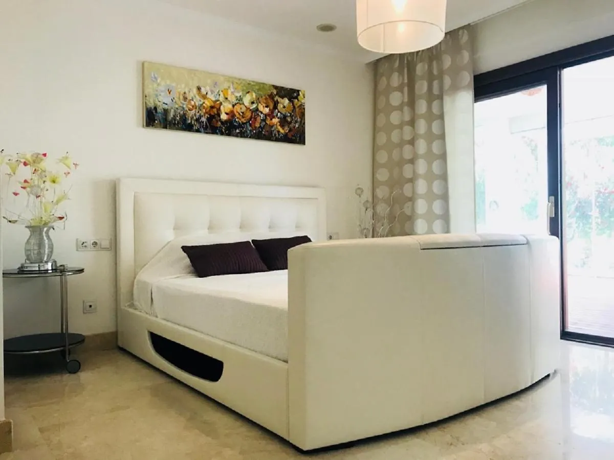 Lomas Del Rey Apartment Marbella