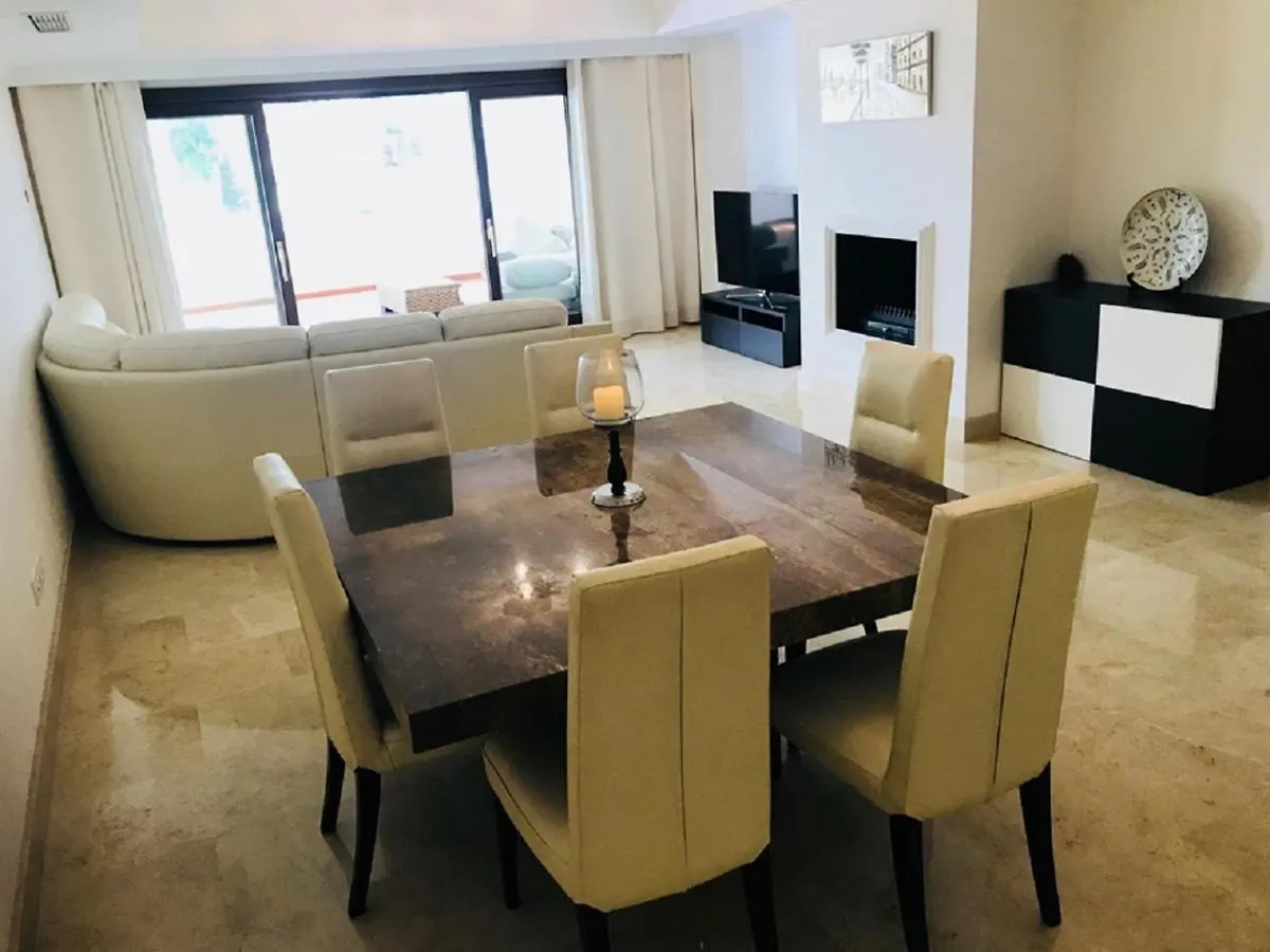 Lomas Del Rey Apartment Marbella