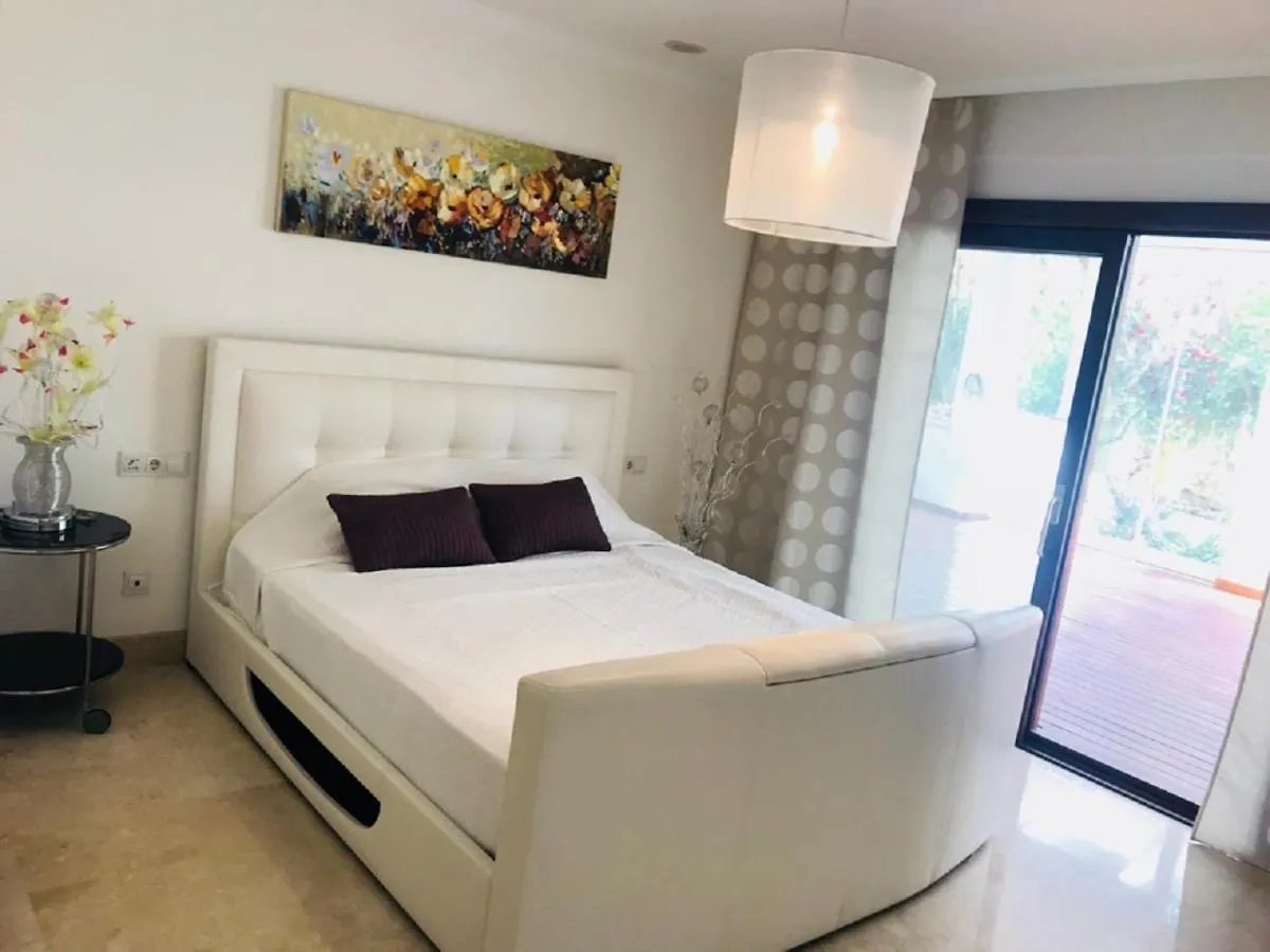 Lomas Del Rey Apartment Marbella