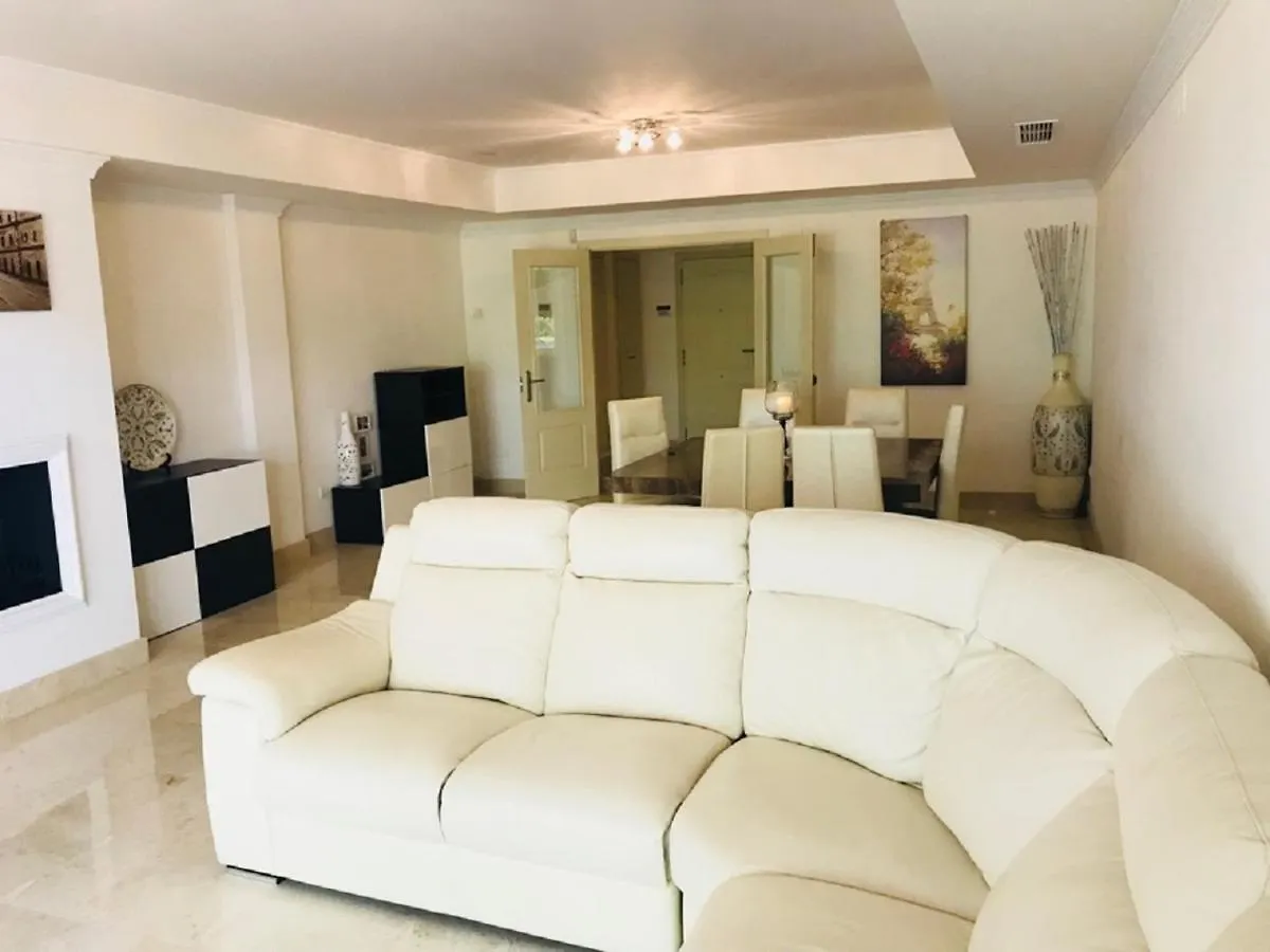 Lomas Del Rey Apartment Marbella
