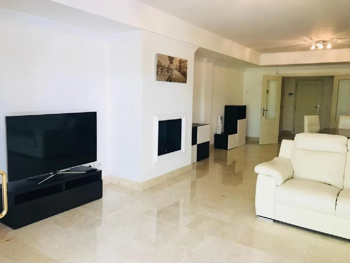 Lomas Del Rey Apartment Marbella
